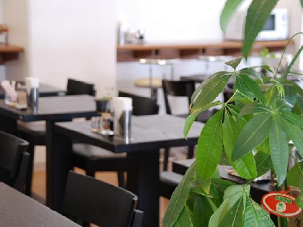 new station hotel premiere