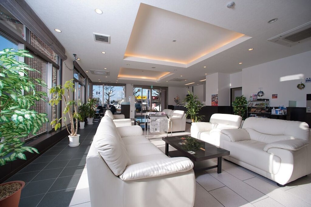 omura station hotel
