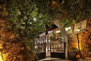 elif stone house