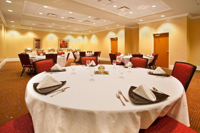 holiday inn aurora north naperville by ihg