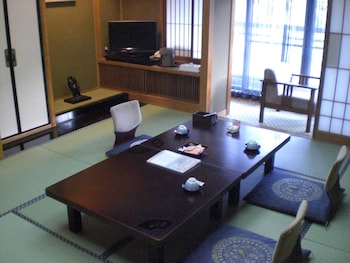 okada ryokan warakutei