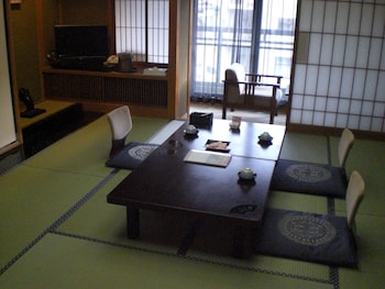 okada ryokan warakutei