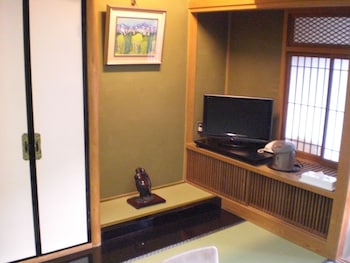 okada ryokan warakutei