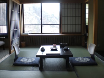 okada ryokan warakutei