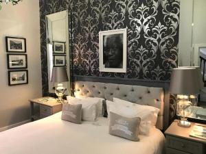 the villa rosa bed and breakfast
