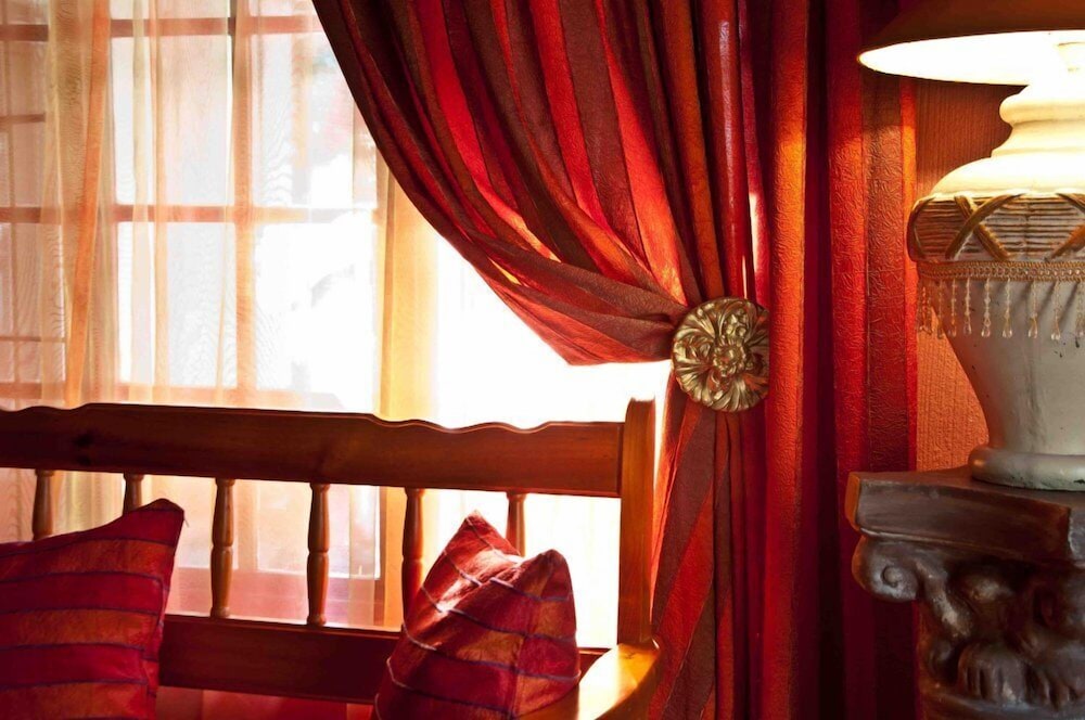 woodpecker inn