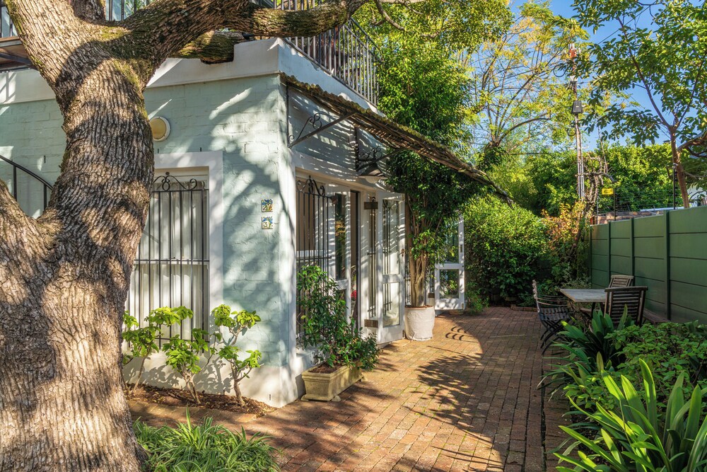 hedge house