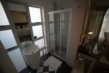 grey manor guesthouse