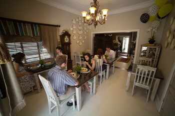 grey manor guesthouse