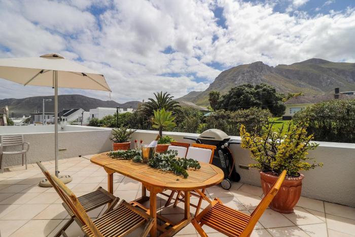 hermanus beachfront lodge