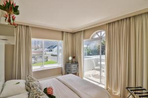 hermanus beachfront lodge