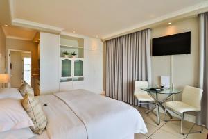 hermanus beachfront lodge