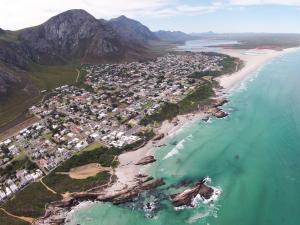 hermanus beachfront lodge