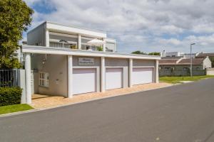 hermanus beachfront lodge