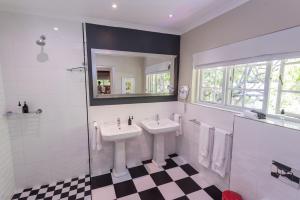 baruch guesthouse on lovell