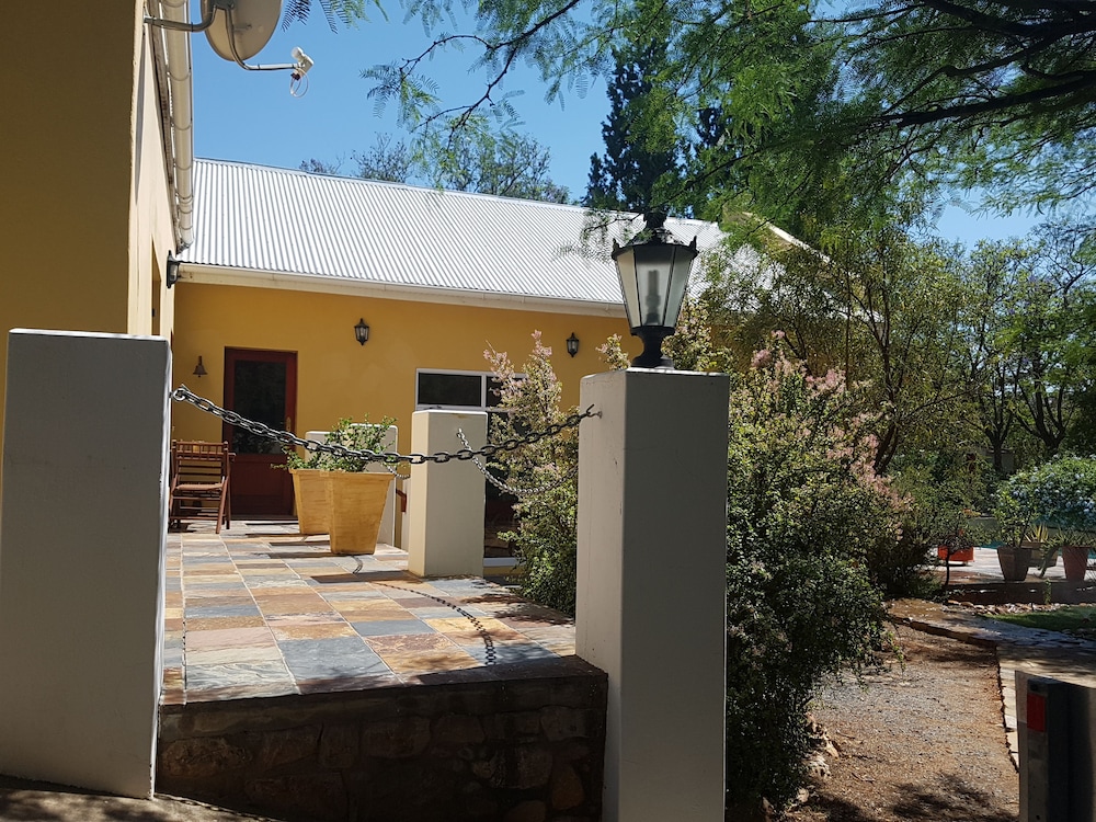 steytlerville villa guest house