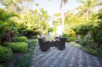 Santorini Guesthouse,Eastern Cape>>East London,3.5 star