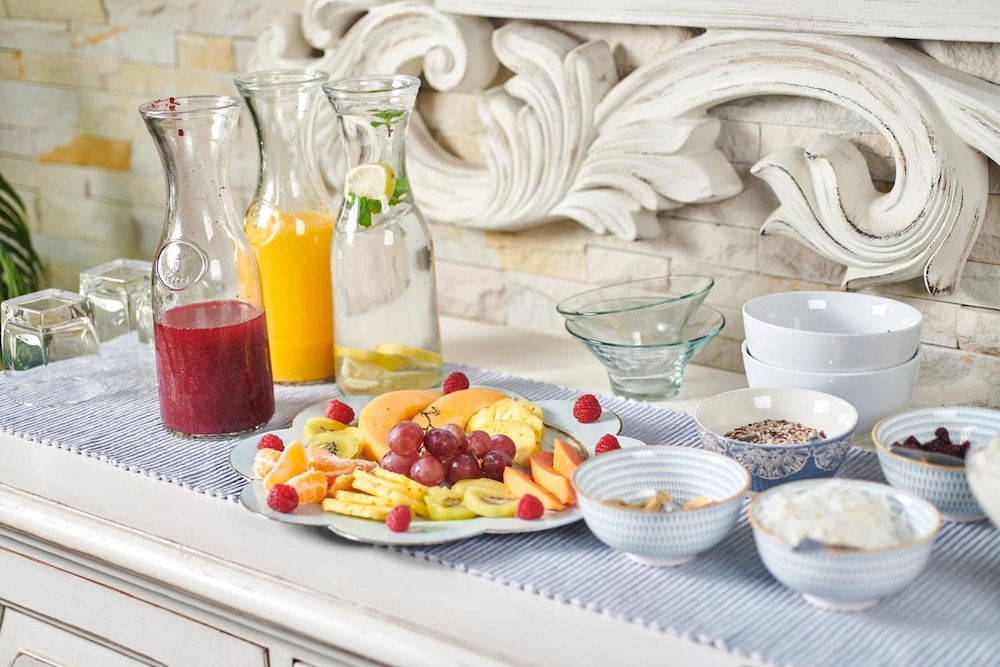 the hamptons guest house