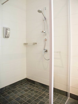 7 ackermann place guest house