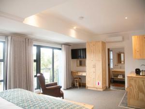 7 ackermann place guest house