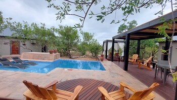 the baobab bush lodge