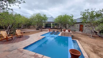 the baobab bush lodge