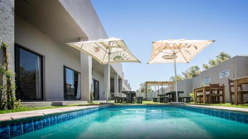 pofadder inn by country hotels