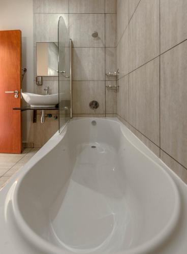 pofadder inn by country hotels