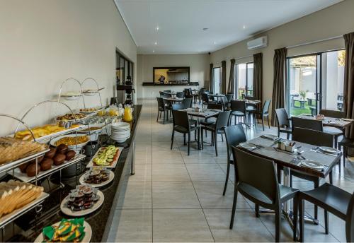 pofadder inn by country hotels