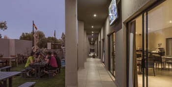 pofadder inn by country hotels