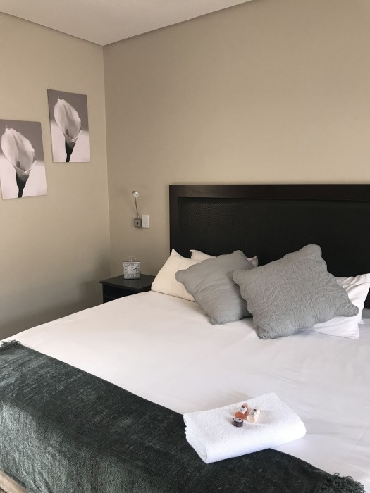 manor hills guest lodge