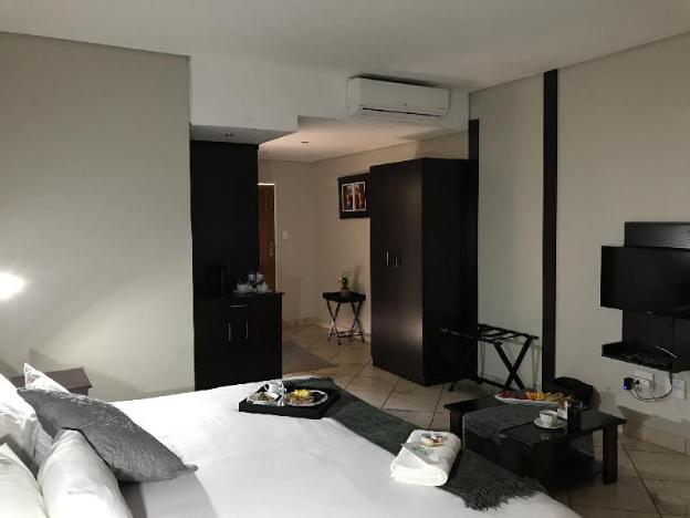 manor hills guest lodge