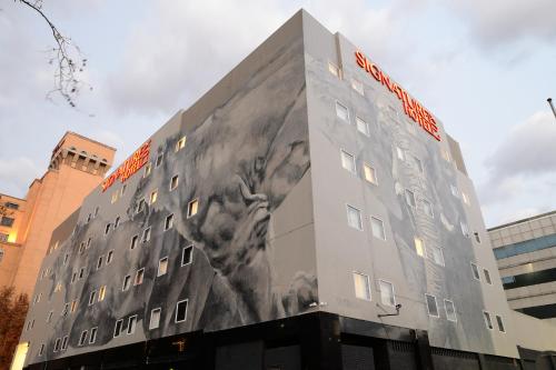 signature lux hotel by onomo sandton