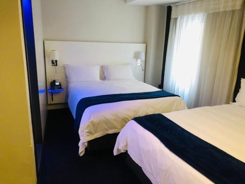 signature lux hotel by onomo sandton