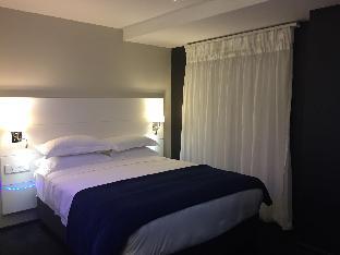 signature lux hotel by onomo sandton