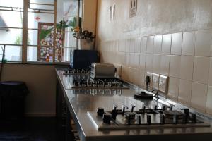 long street backpackers