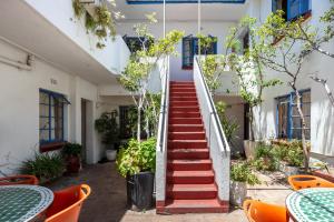 long street backpackers