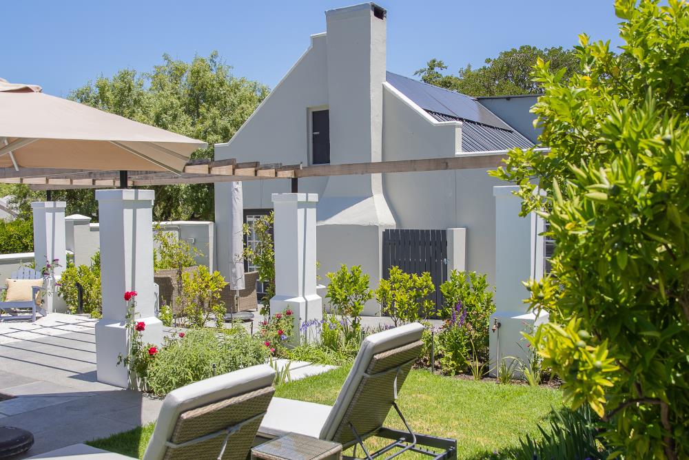 macaron boutique guest house