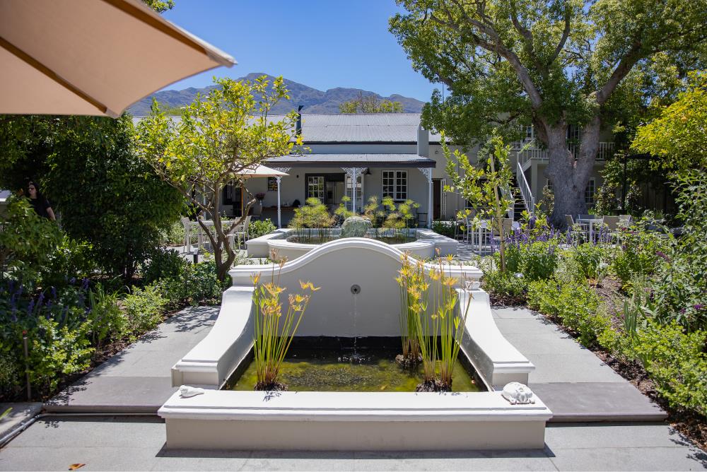 macaron boutique guest house