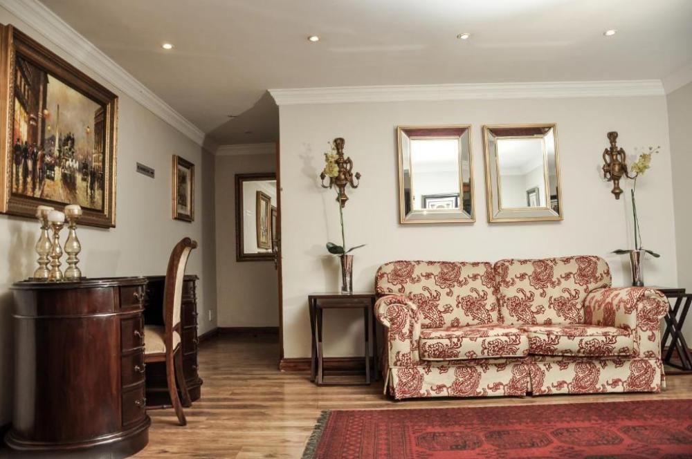 hole in one boutique hotel