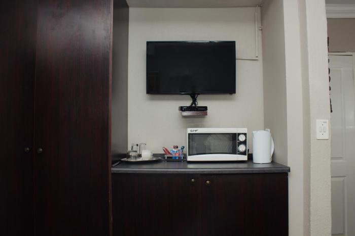 oaklands inn and conference centre