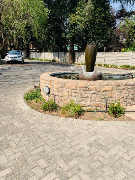 oaklands inn and conference centre