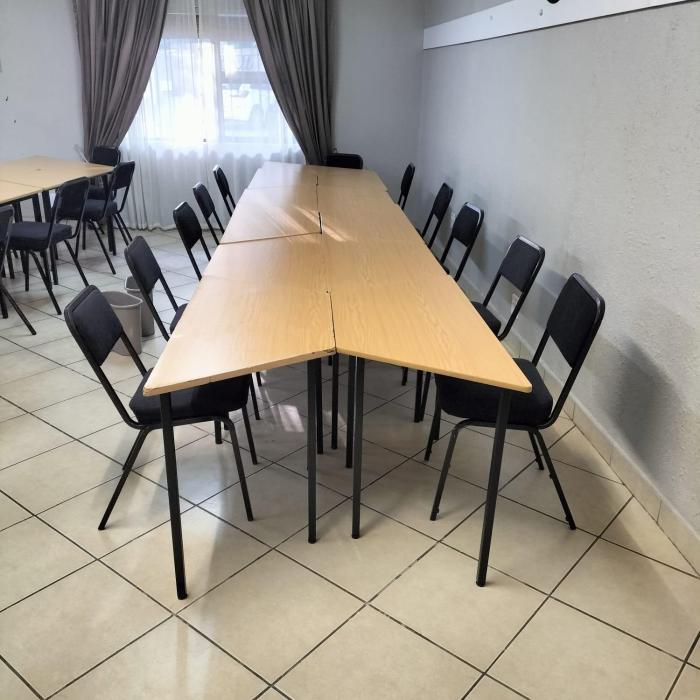 oaklands inn and conference centre