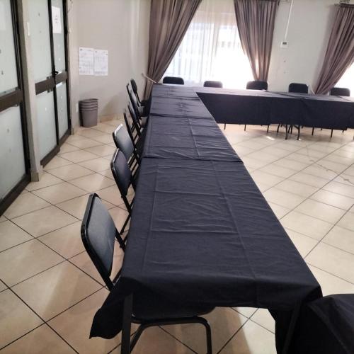 oaklands inn and conference centre