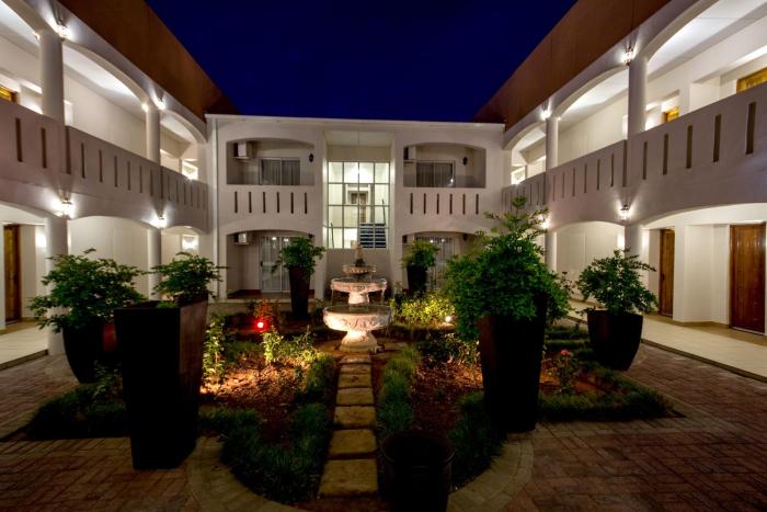 desert palace hotel and casino resort