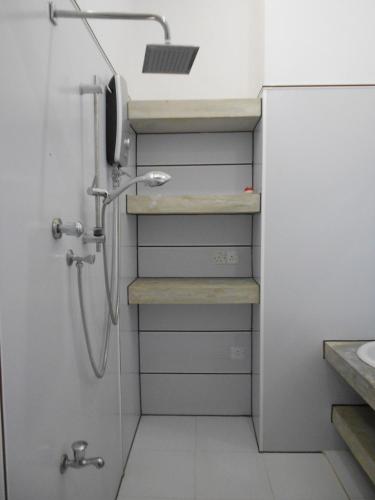 mrs wijenayakes beach haven guest house