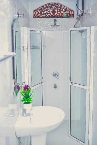 mrs wijenayakes beach haven guest house