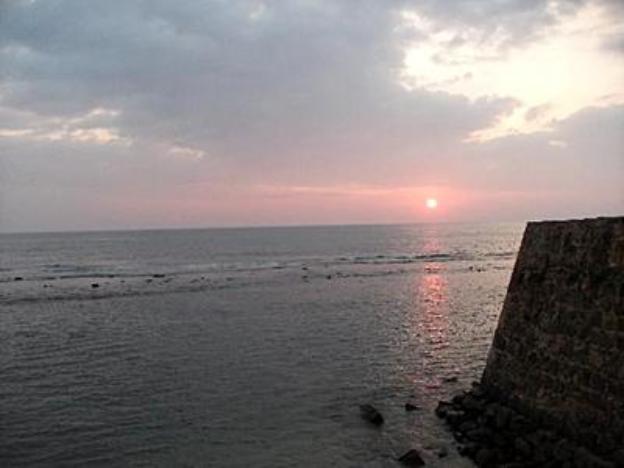 mrs wijenayakes beach haven guest house