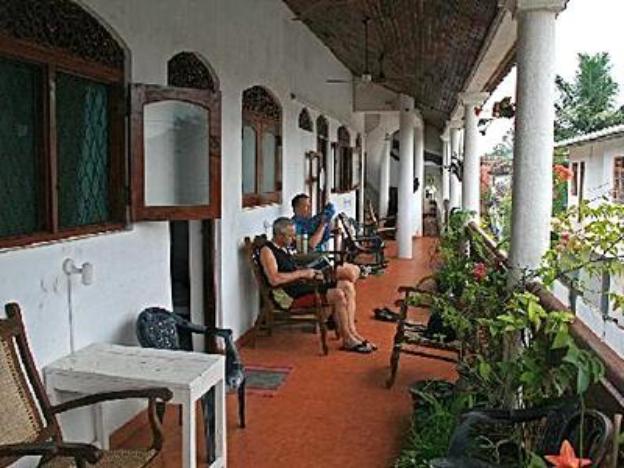 mrs wijenayakes beach haven guest house
