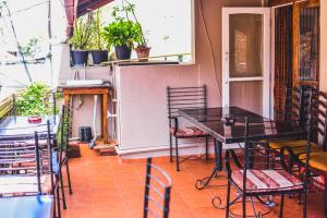 mrs wijenayakes beach haven guest house